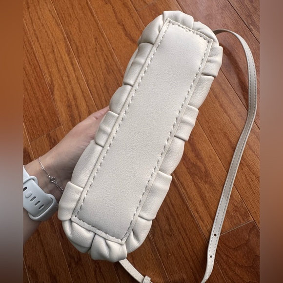 Mango Braided Cream Bag - Picture 9 of 10